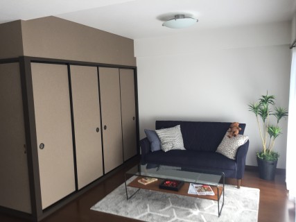 【名古屋市近郊マンション　リビングリフォーム】床と壁紙を変えて