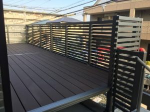 【戸建て　テラスの設置】リビング続きのテラスでお茶を