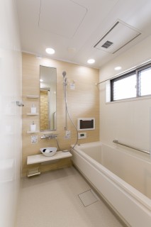 【戸建の浴室 施工事例】1616サイズのシステムバス納品