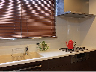 【オーダーキッチン　大府市】　使いやすい高さ＆収納配置で