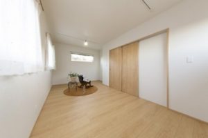 【新築の洋室】木の温かみのある洋室へ