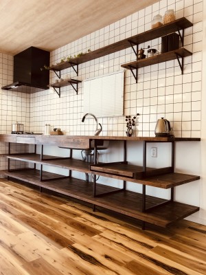 【中古+リノベーション】アイアンキッチンを