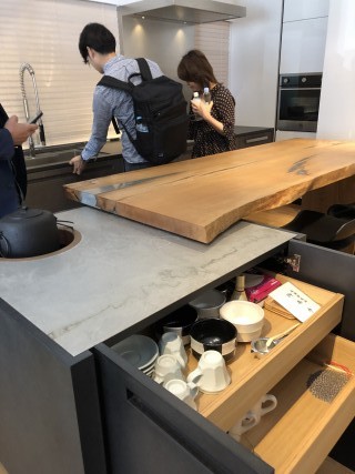 キッチンの引き出しや扉を開けても素敵！「ときめく収納」をデザインできる｜名古屋市近郊のオーダーキッチン