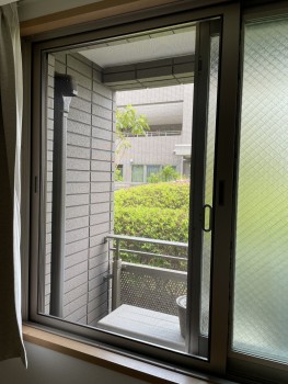 プリーツ網戸から普通の網戸へ　｜名古屋市マンションリフォーム